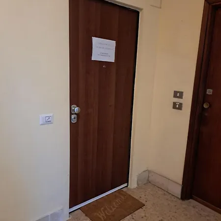 La Casa Del Viaggiatore Апартаменты Trino